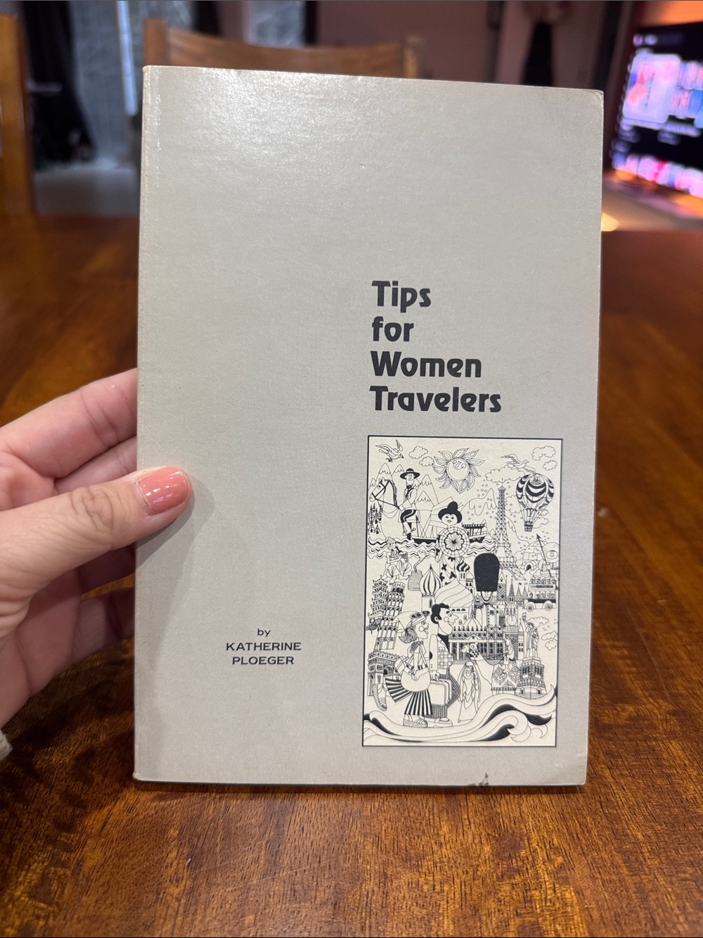 Vintage Timepiece Tips for Women Travelers Book - 1980s
